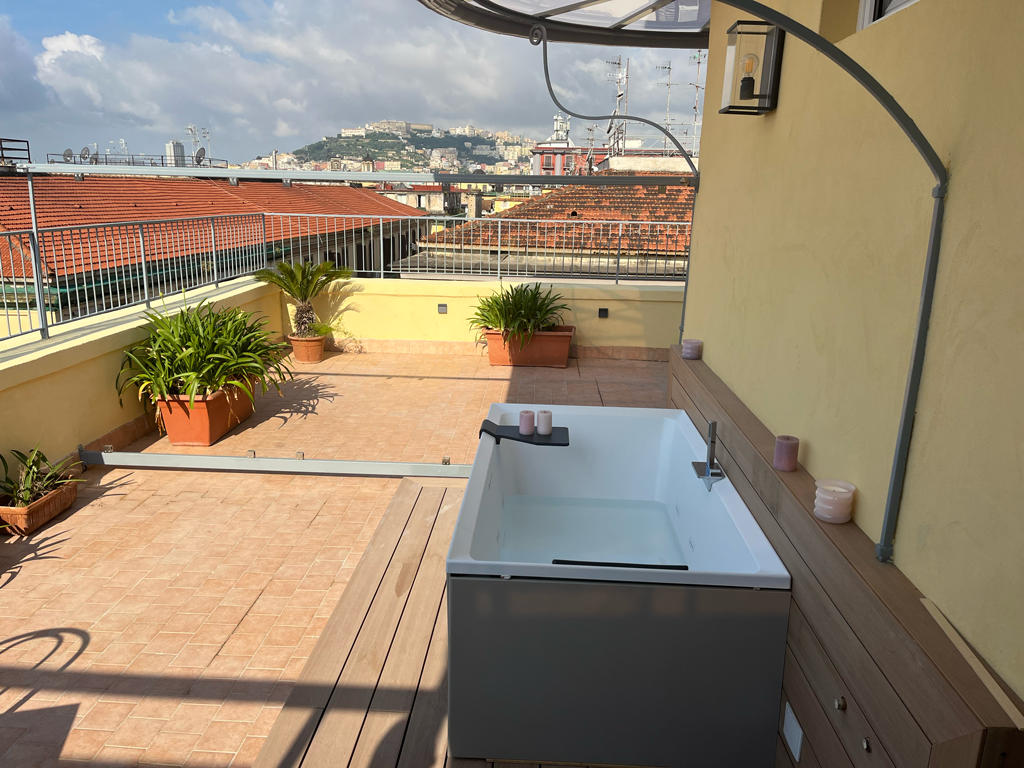 terrazza su centro storico di napoli